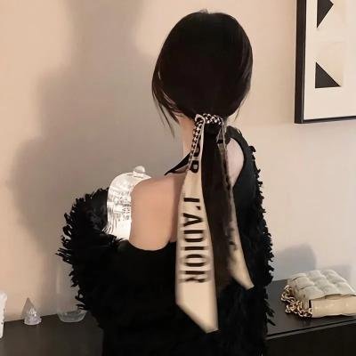 高架桥上的涂鸦